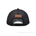 Geborduurde zwarte trucker cap